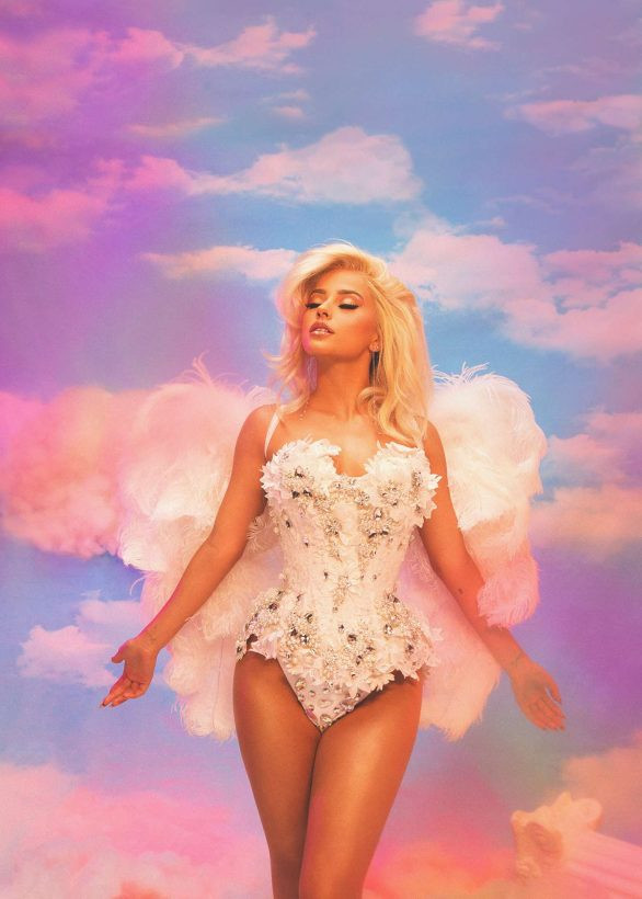 Đường cong nóng bỏng hút mắt của nữ ca sĩ Becky G ảnh 2