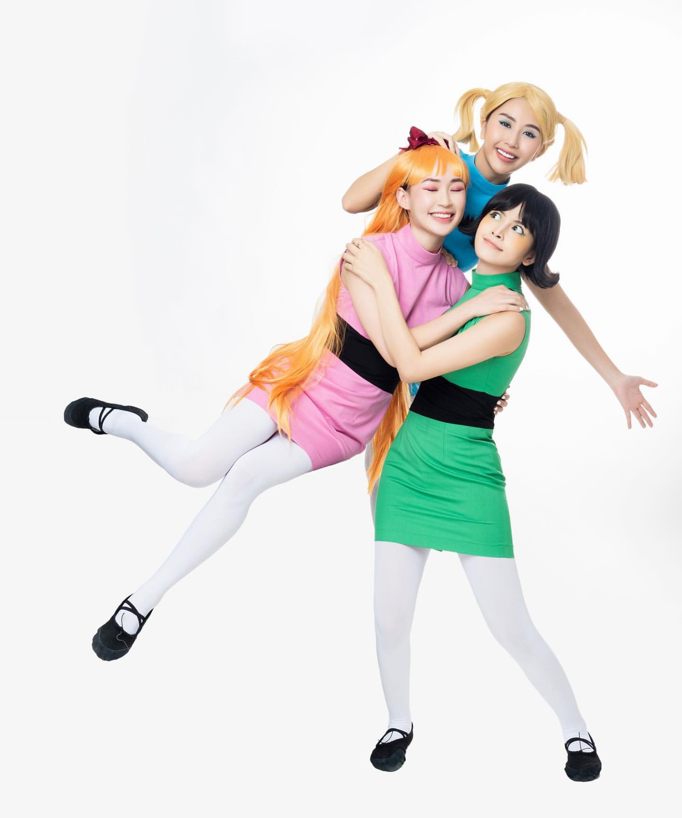 Chi Pu, Quỳnh Anh Shyn hoá trang nữ siêu nhân hoạt hình ảnh 4