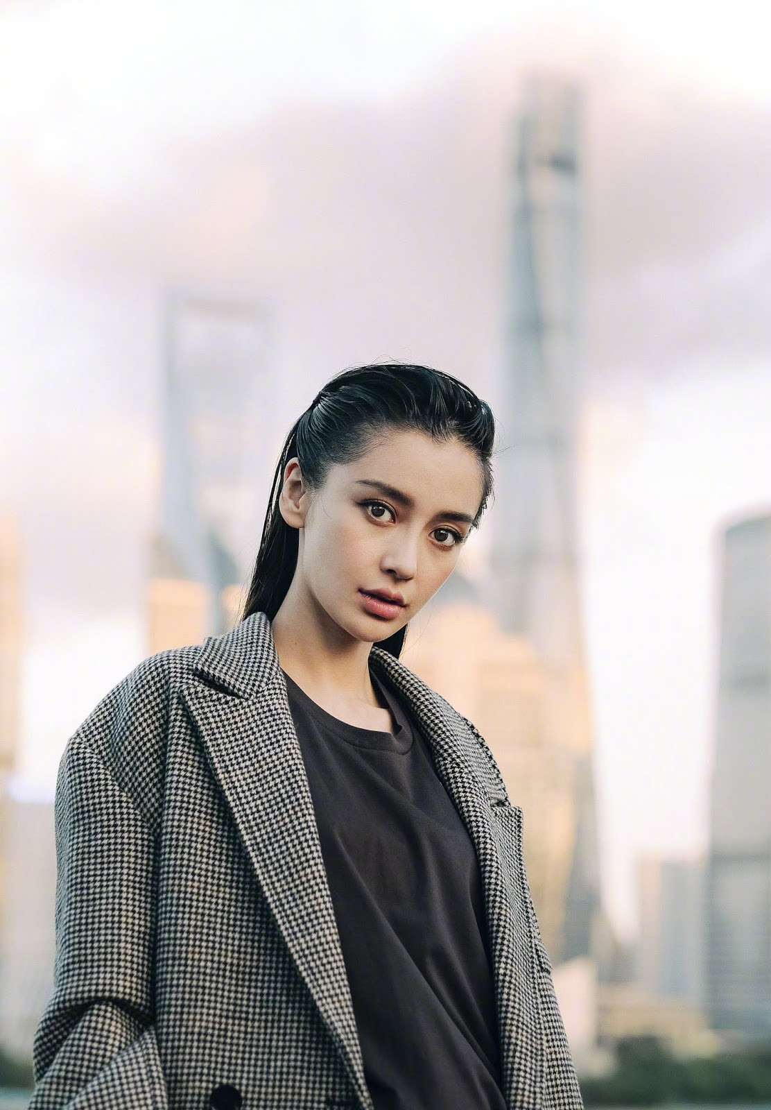 Angelababy thần thái đẹp xuất sắc, xóa tan tin đồn trục trặc với Huỳnh Hiểu Minh ảnh 9