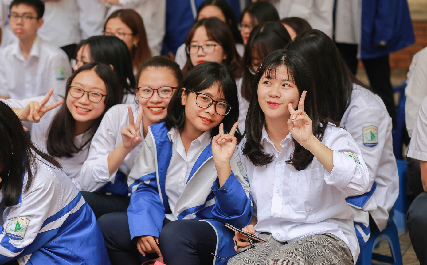 Ngày hội Flashmob náo nhiệt đa sắc màu của học sinh Chuyên Sư phạm ảnh 10