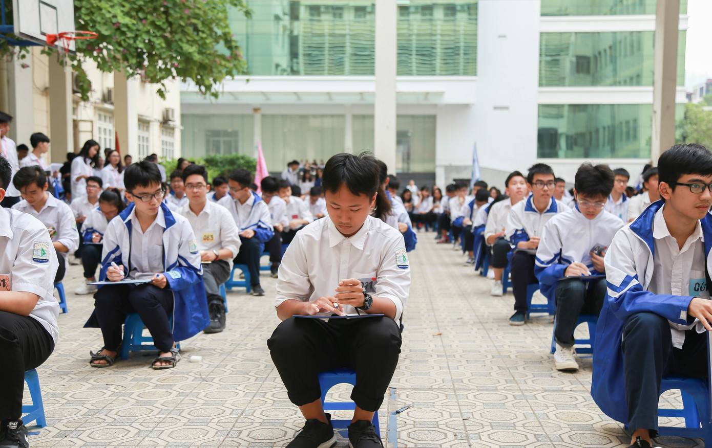 Ngày hội Flashmob náo nhiệt đa sắc màu của học sinh Chuyên Sư phạm ảnh 8