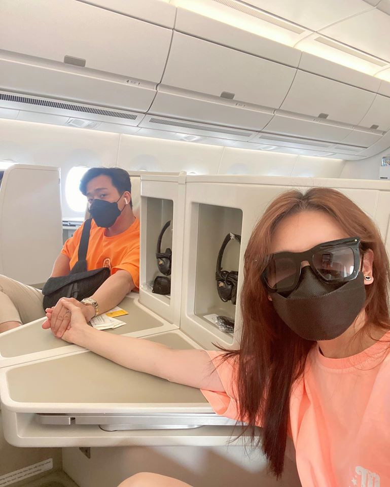 Hari Won xúc động trước hành động tử tế của một em bé tình cờ gặp ở nơi khó nói ảnh 1