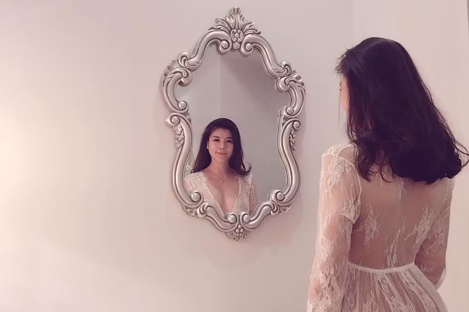 Loạt ảnh nóng bỏng của nữ diễn viên bị ghét nhất phim 'Đừng bắt em phải quên' ảnh 8