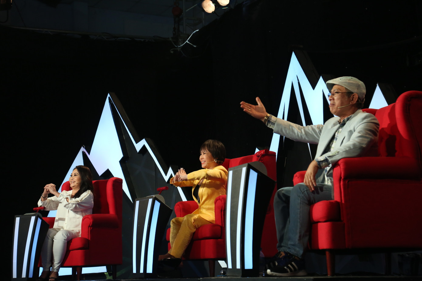 Trung Dân, Việt Hương ‘cà khịa’ Lê Dương Bảo Lâm chuyện livestream bán hàng ảnh 1