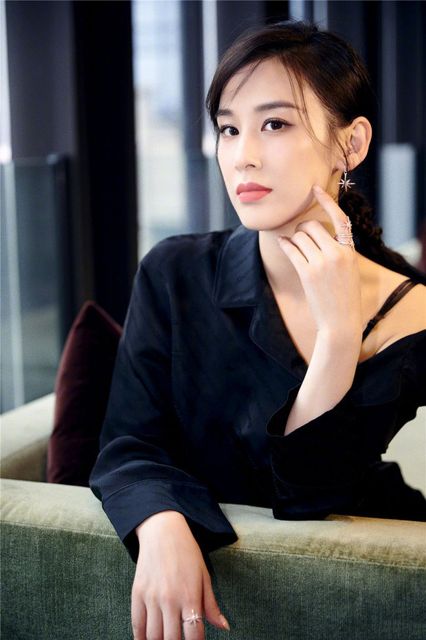 MC mới của ‘Chuyển động 24h’ xinh đẹp như 'tiểu hoa đán' Huỳnh Thánh Y ảnh 6