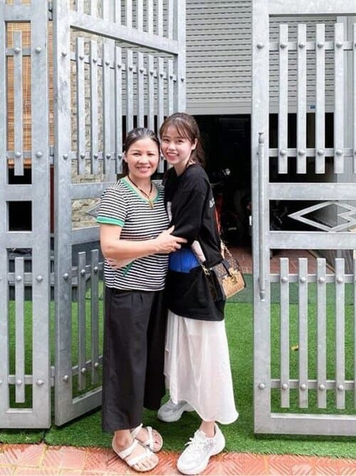 Bất ngờ về mối quan hệ giữa Huỳnh Anh và gia đình Quang Hải ảnh 3