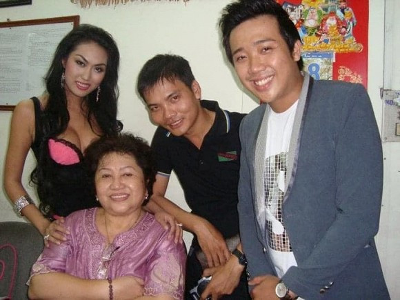 Phi Thanh Vân tung ảnh hiếm cách đây 10 năm, bất ngờ nhất là Trấn Thành và Hoài Linh ảnh 8