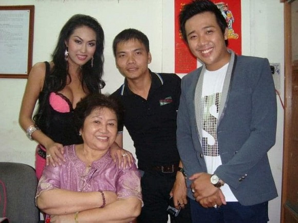 Phi Thanh Vân tung ảnh hiếm cách đây 10 năm, bất ngờ nhất là Trấn Thành và Hoài Linh ảnh 7