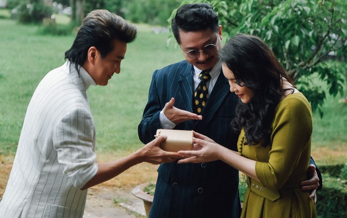 Showbiz 7/7: Lý Nhã Kỳ trở thành người tình của Đàm Vĩnh Hưng? ảnh 1