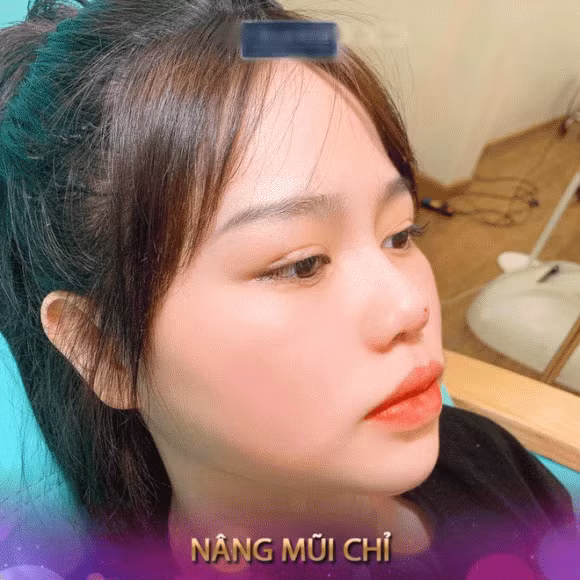 Showbiz 3/7: Võ Hoàng Yến bật khóc nhớ lại tai nạn xe BMW 7 năm trước ảnh 2