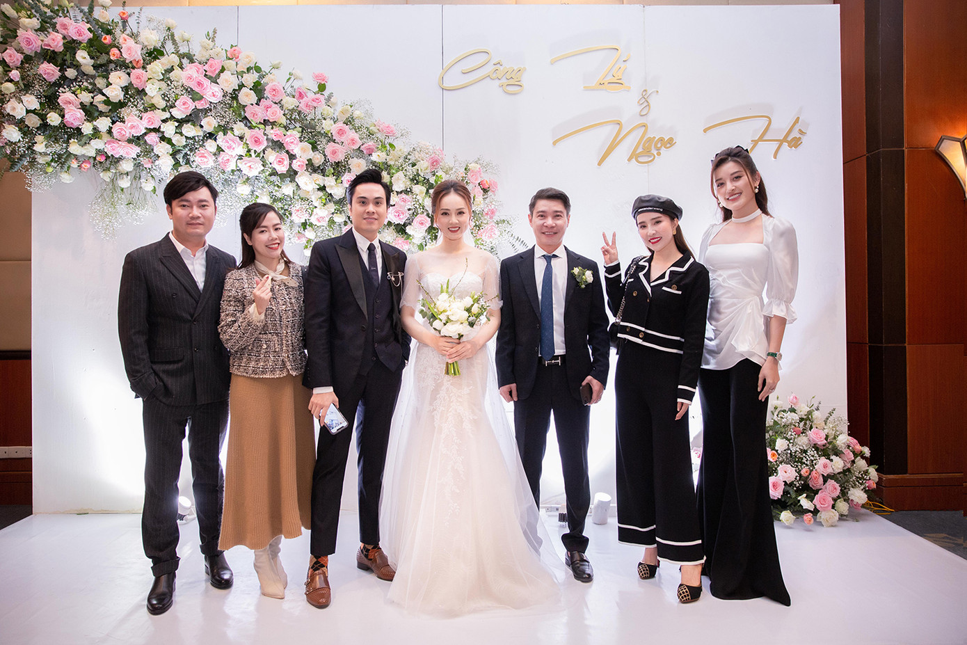 Dàn sao 'khủng' dự đám cưới NSND Công Lý ảnh 14