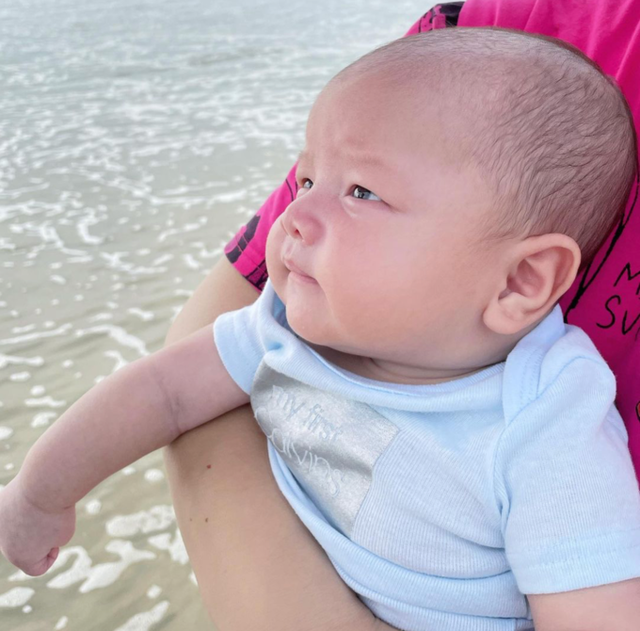 Showbiz 10/1: Ảnh đời thường mới xinh đẹp của Hoa hậu Đỗ Thị Hà ảnh 4