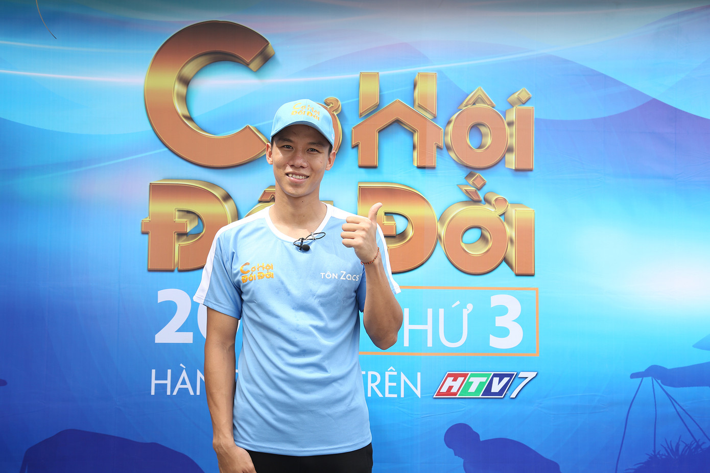 Việt Hương khóc nức nở khi cậu bé viêm tủy ôm chầm lấy người mẹ điên ảnh 6