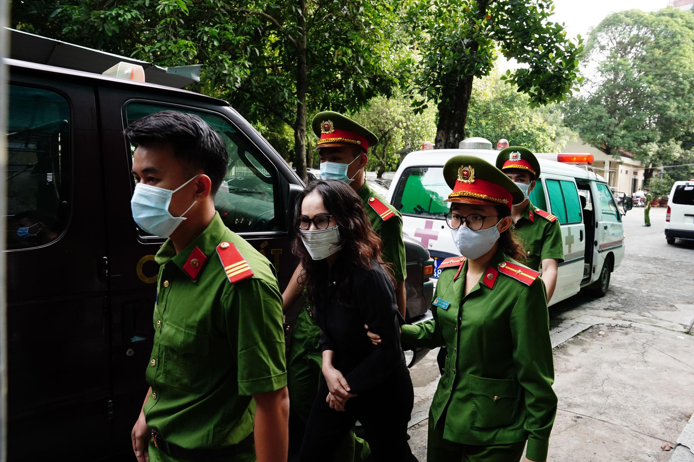 Bắt đầu xét xử cựu Phó Chủ tịch UBND TPHCM Nguyễn Thành Tài cùng đồng phạm ảnh 1