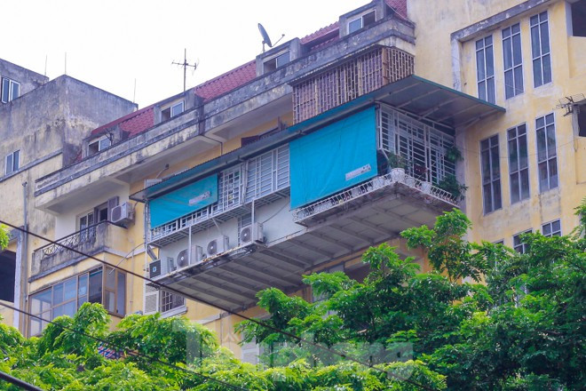 Nơm nớp lo sợ với 'chuồng cọp, lồng chim' giăng khắp Thủ đô ảnh 12