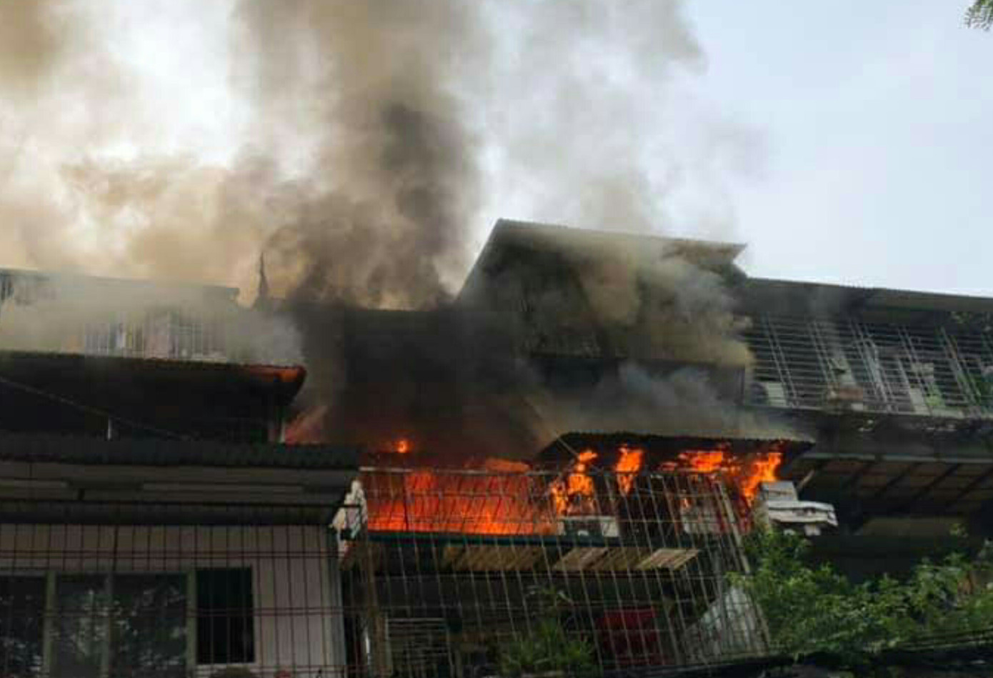 Nơm nớp lo sợ với 'chuồng cọp, lồng chim' giăng khắp Thủ đô ảnh 3