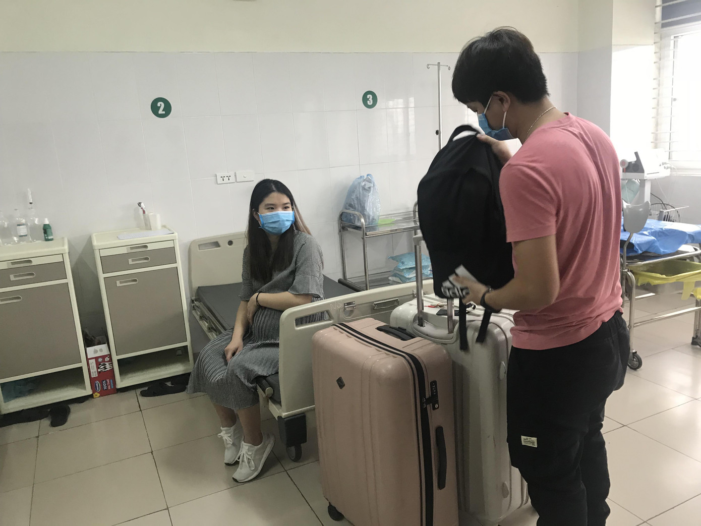 30 người từ tâm dịch Vũ Hán được về nhà sau 21 ngày cách ly ảnh 2