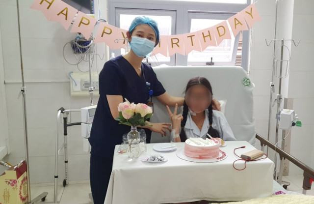 Những hình ảnh ấm tình người bên trong Bệnh viện Bạch Mai những ngày phong tỏa ảnh 6