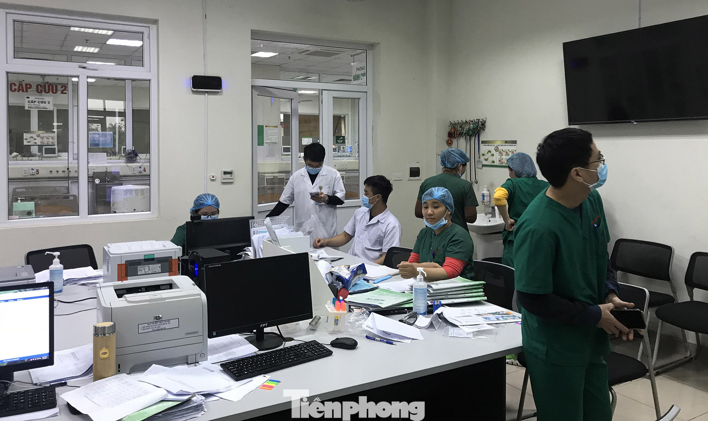 Vào ‘đại bản doanh’ xem bác sĩ và bệnh nhân hợp sức chống virus corona ảnh 6