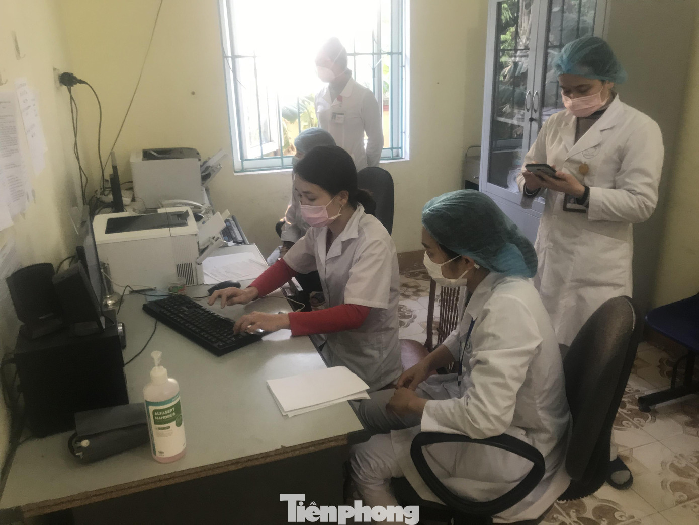 Cuộc sống thường nhật của người dân vùng dịch Sơn Lôi những ngày cách ly ảnh 13