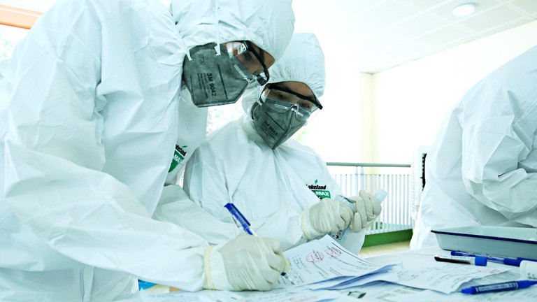 Không ca mắc mới COVID-19, hôm nay lấy mẫu tìm người từng nhiễm bệnh tại Hải Dương ảnh 3