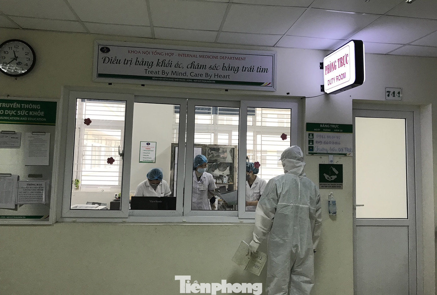 Vào ‘đại bản doanh’ xem bác sĩ và bệnh nhân hợp sức chống virus corona ảnh 3