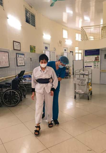 Những hình ảnh ấm tình người bên trong Bệnh viện Bạch Mai những ngày phong tỏa ảnh 2