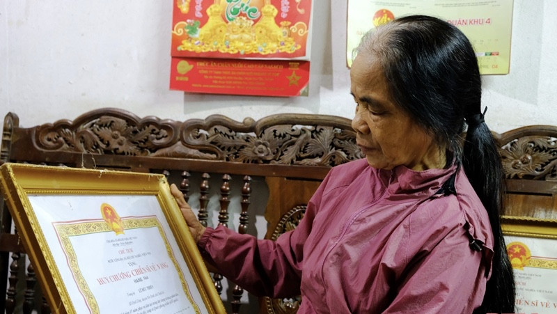 Con không về với mẹ, lời hẹn 'về quê tìm dâu, cưới vợ' mãi mãi không thành ảnh 1