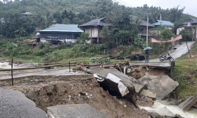 9 hộ gia đình và 40 chiến sĩ phải di dời khẩn cấp vì sạt lở núi ảnh 4