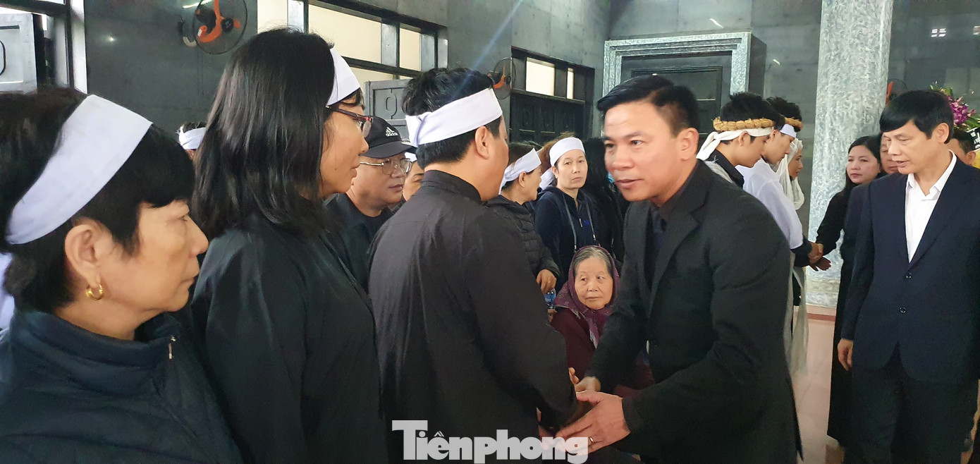 Người thân, đồng đội nghẹn ngào tiễn biệt Đại tá Hoàng Mai Vui hi sinh ở Rào Trăng 3 ảnh 7