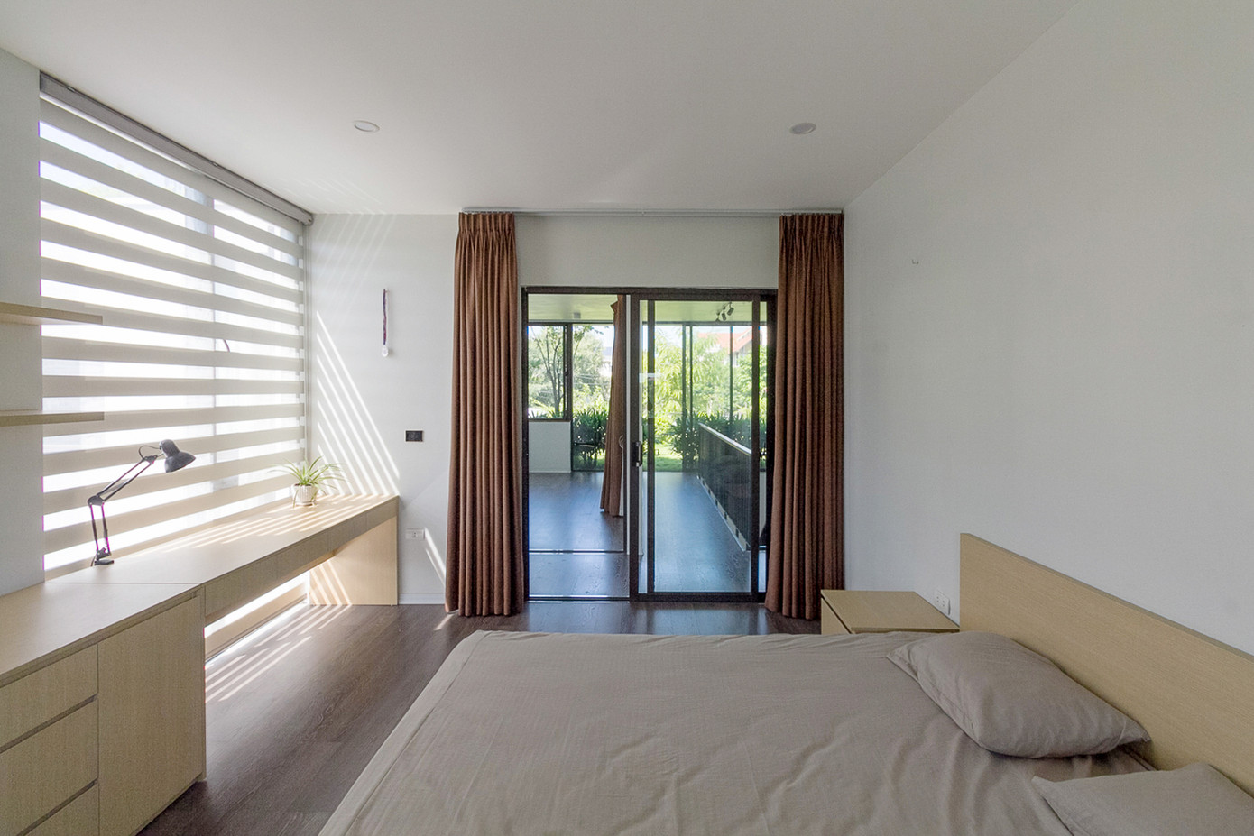 Mê mẩn ngôi nhà 3 tầng đan xen khu vườn xanh mướt ảnh 6