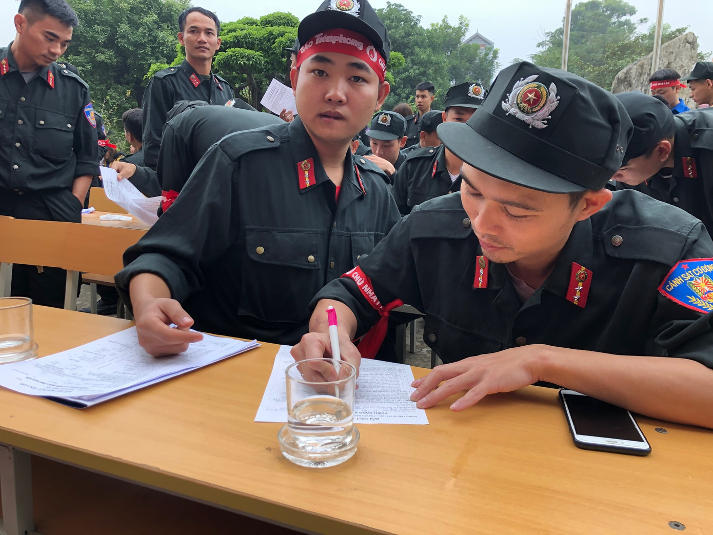 Chiến sỹ Tiểu đoàn Cảnh sát cơ động số 4 hào hứng với Chủ nhật Đỏ ảnh 5