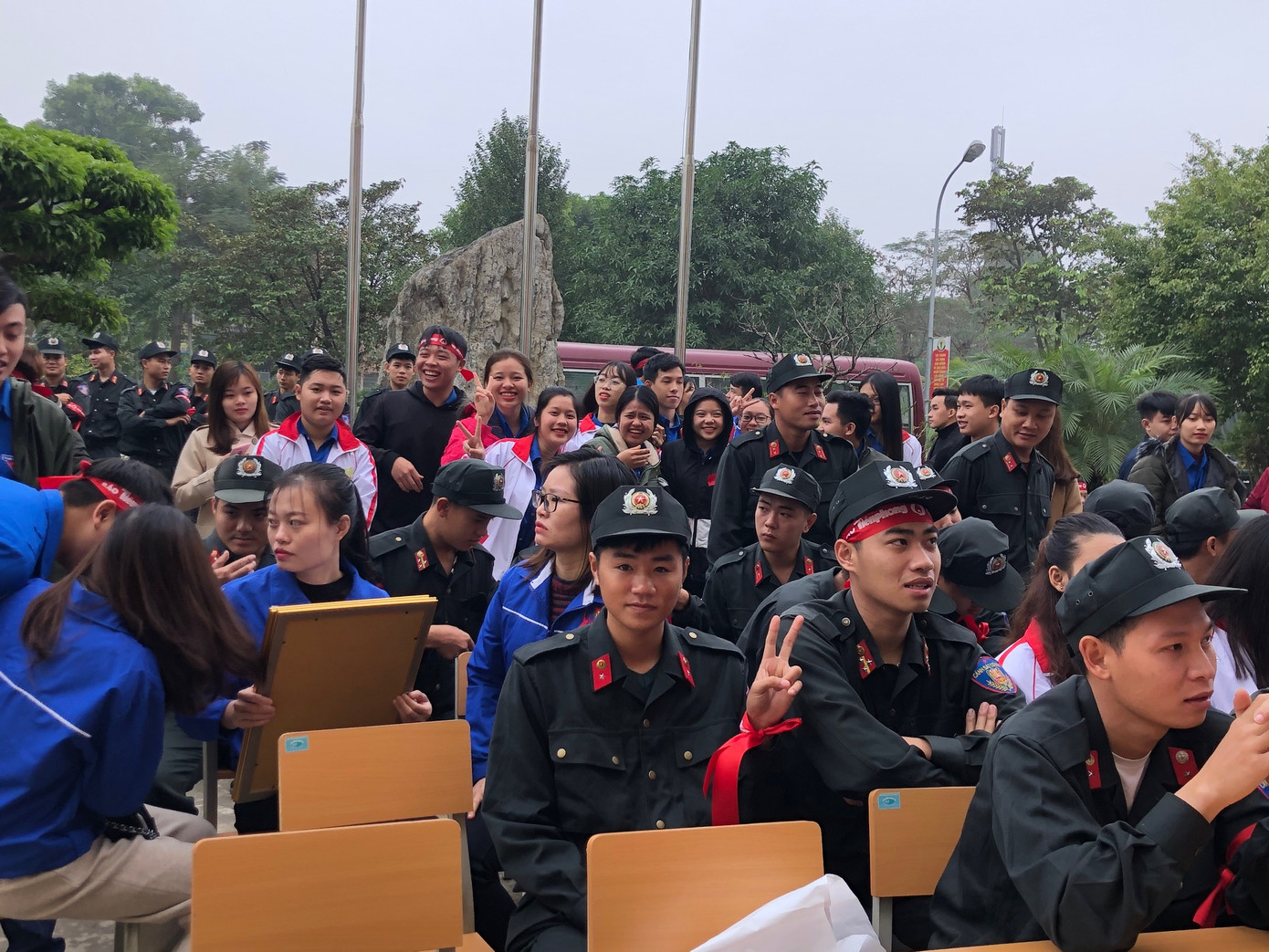 Chiến sỹ Tiểu đoàn Cảnh sát cơ động số 4 hào hứng với Chủ nhật Đỏ ảnh 3