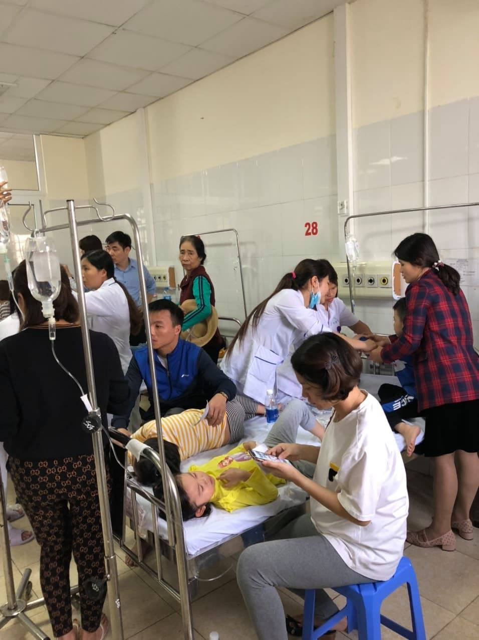 Hàng chục trẻ Trường mầm non Vườn Mặt trời nhập viện sau bữa ăn ảnh 4