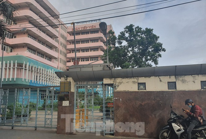 Công an TPHCM khởi tố tiếp viên hàng không Vietnam Airlines làm lây bệnh COVID-19 ảnh 1