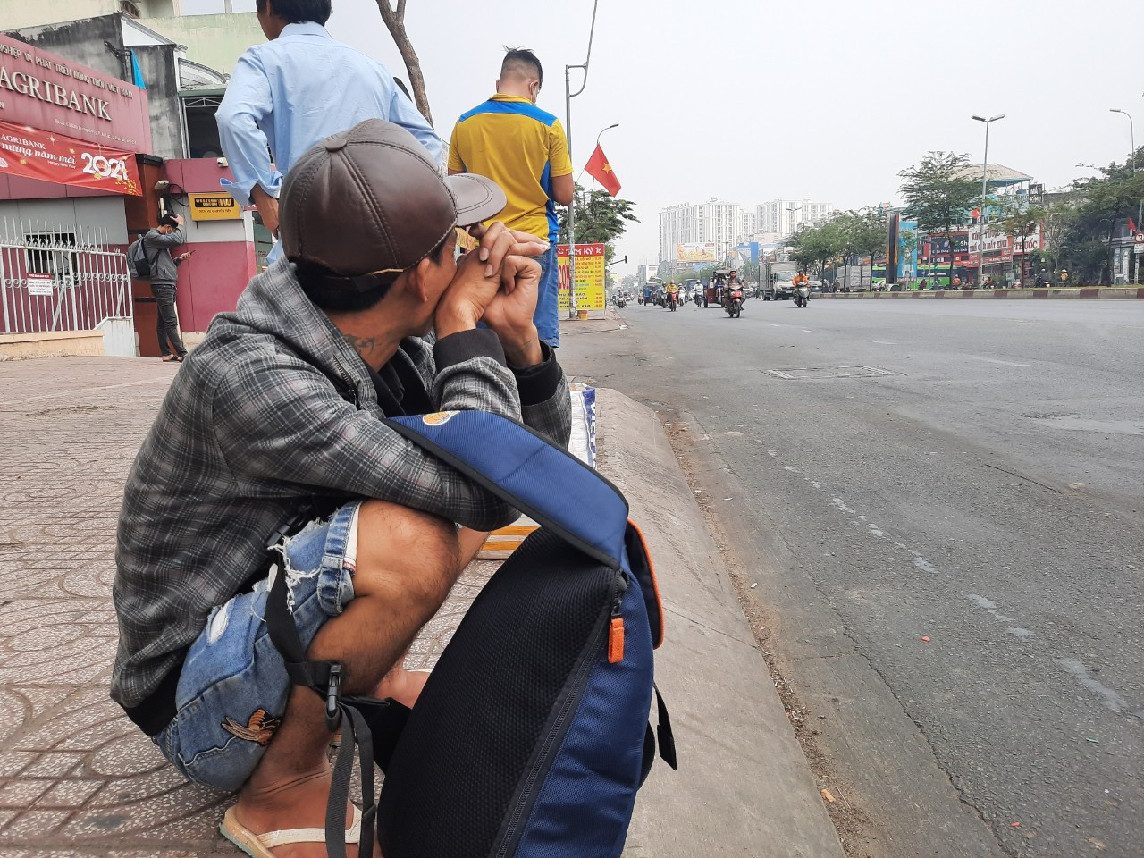 Xe dù, bến cóc 'đại náo' cửa ngõ phía Nam TPHCM ảnh 11