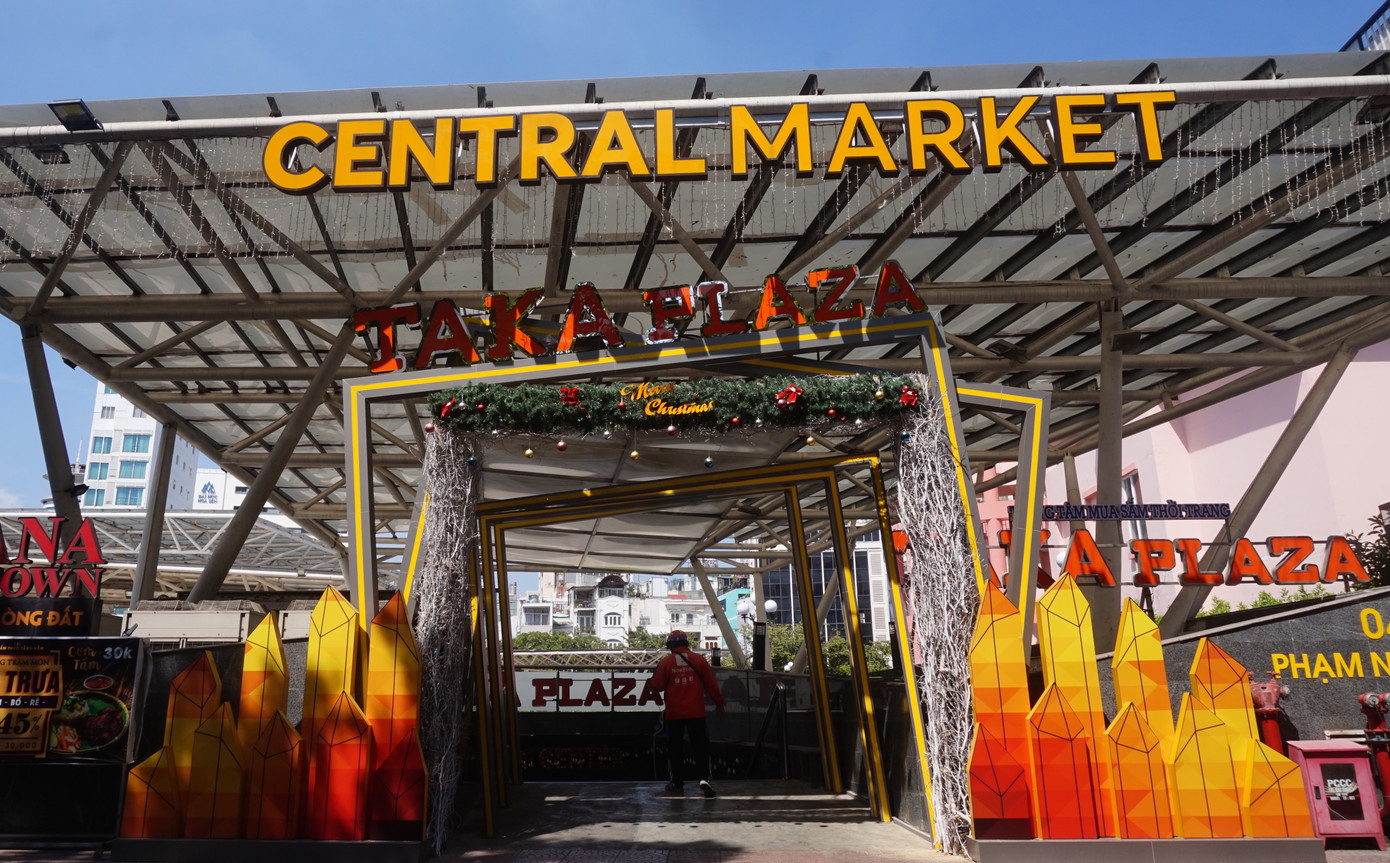 Chợ 'ngầm' dưới lòng đất TPHCM đìu hiu vắng khách ảnh 13