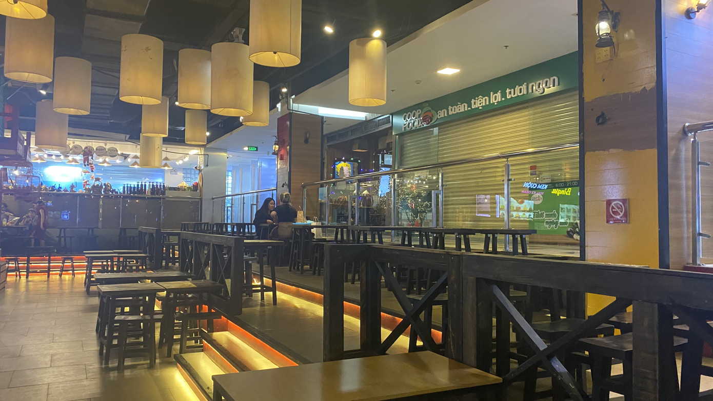 Chợ 'ngầm' dưới lòng đất TPHCM đìu hiu vắng khách ảnh 6