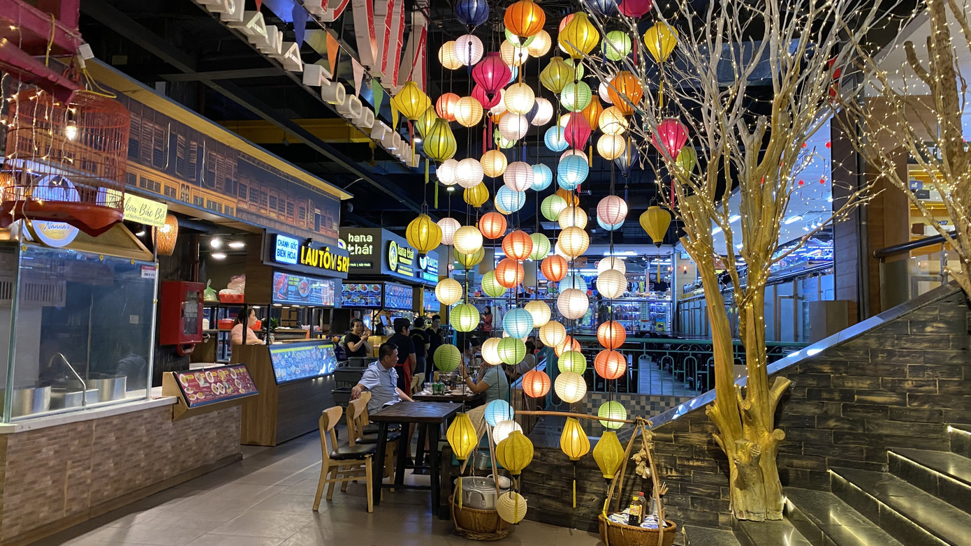 Chợ 'ngầm' dưới lòng đất TPHCM đìu hiu vắng khách ảnh 3