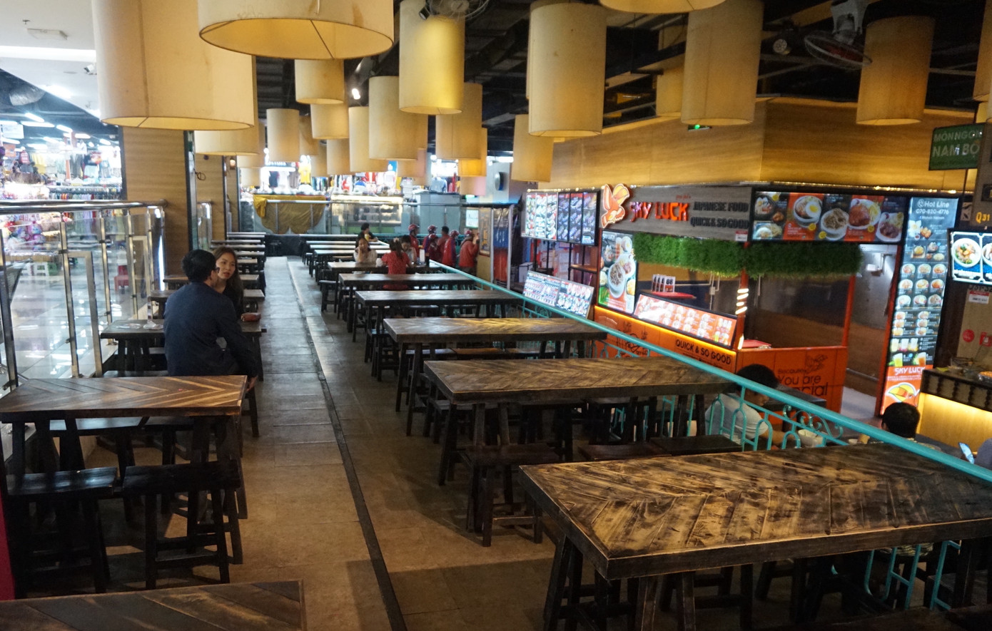 Chợ 'ngầm' dưới lòng đất TPHCM đìu hiu vắng khách ảnh 5