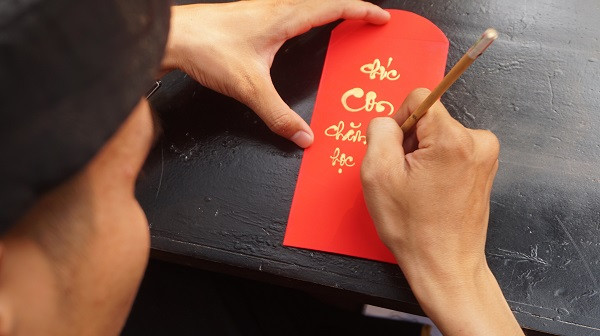 Người dân TPHCM xúng xính xuống phố du xuân sớm ảnh 16