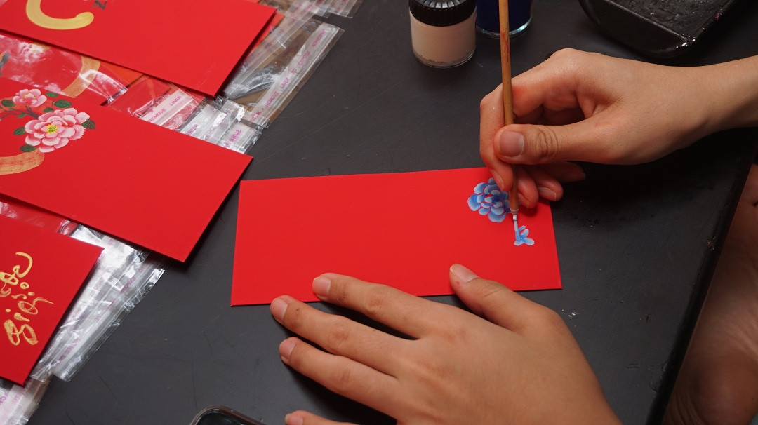 'Bà đồ' xinh như hot girl múa bút trên phố ảnh 4