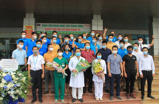 Một bệnh nhân mắc COVID-19 kèm nhiều bệnh nền rất nặng được công bố khỏi bệnh ảnh 5