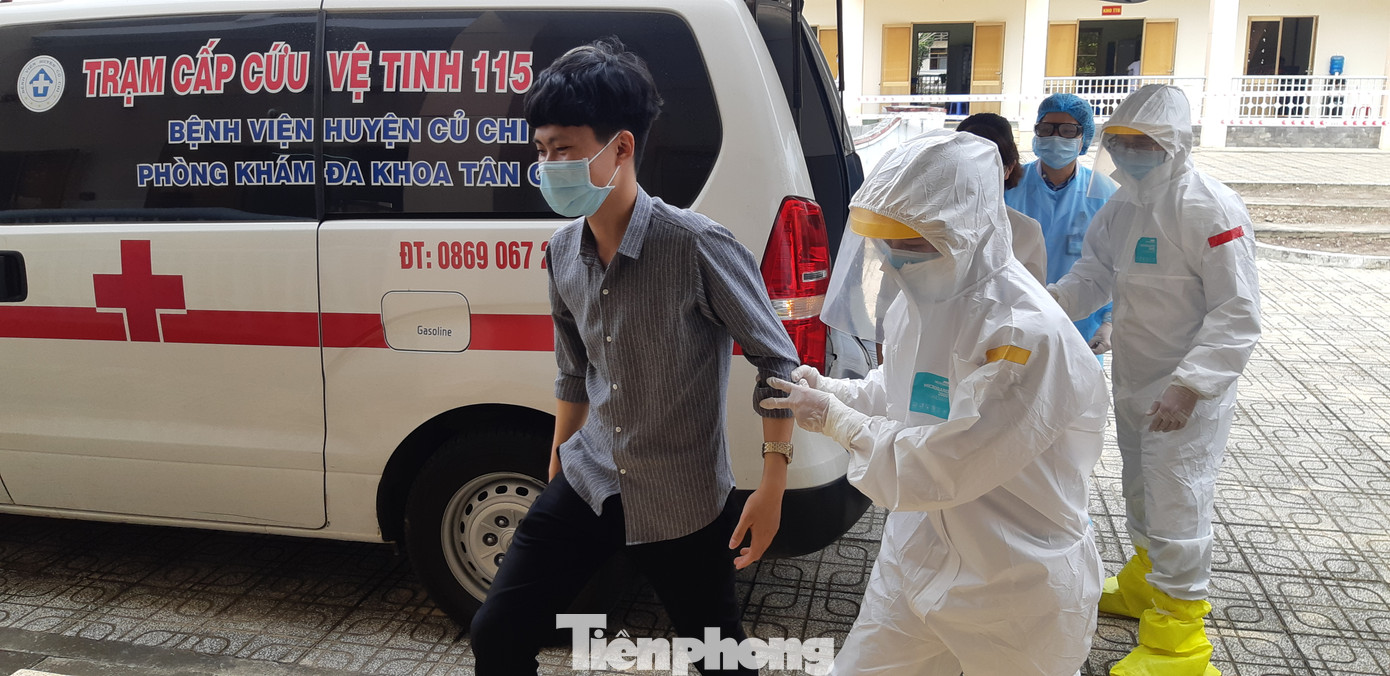 Bệnh viện Dã chiến TPHCM diễn tập cấp cứu người nhiễm nCov ảnh 8