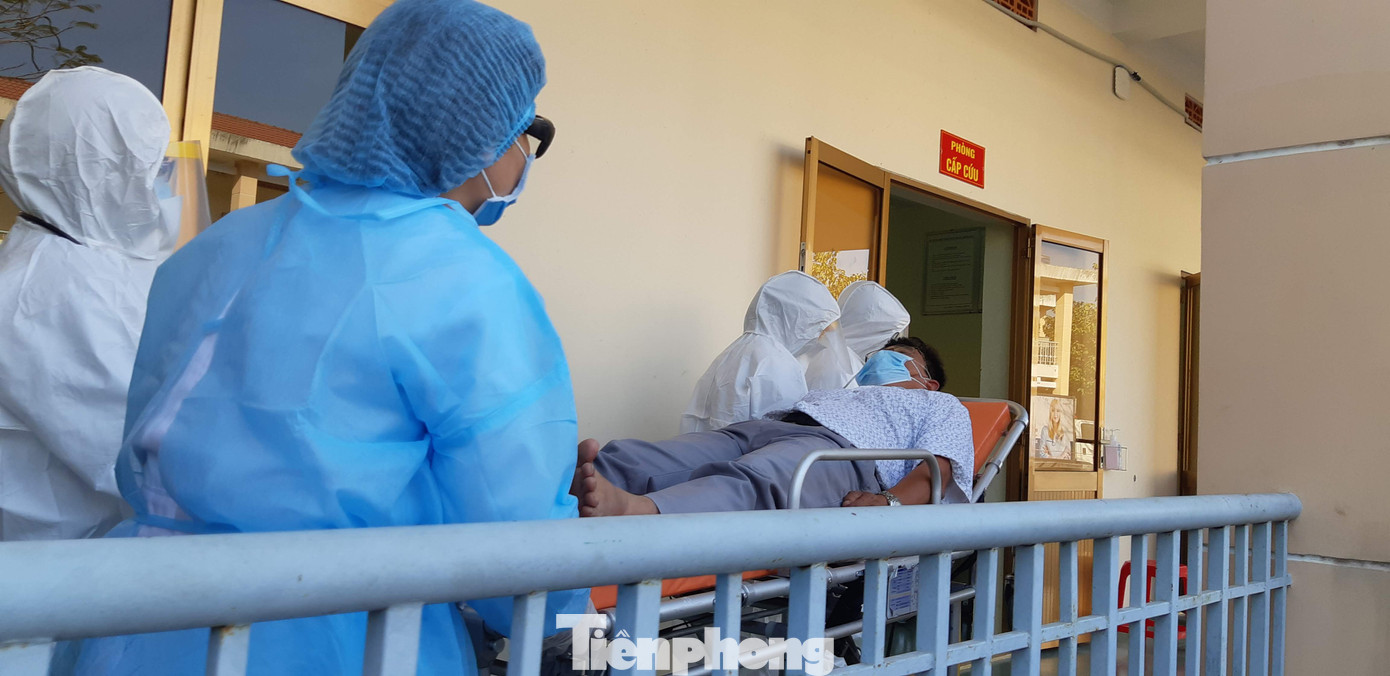 Bệnh viện Dã chiến TPHCM diễn tập cấp cứu người nhiễm nCov ảnh 5