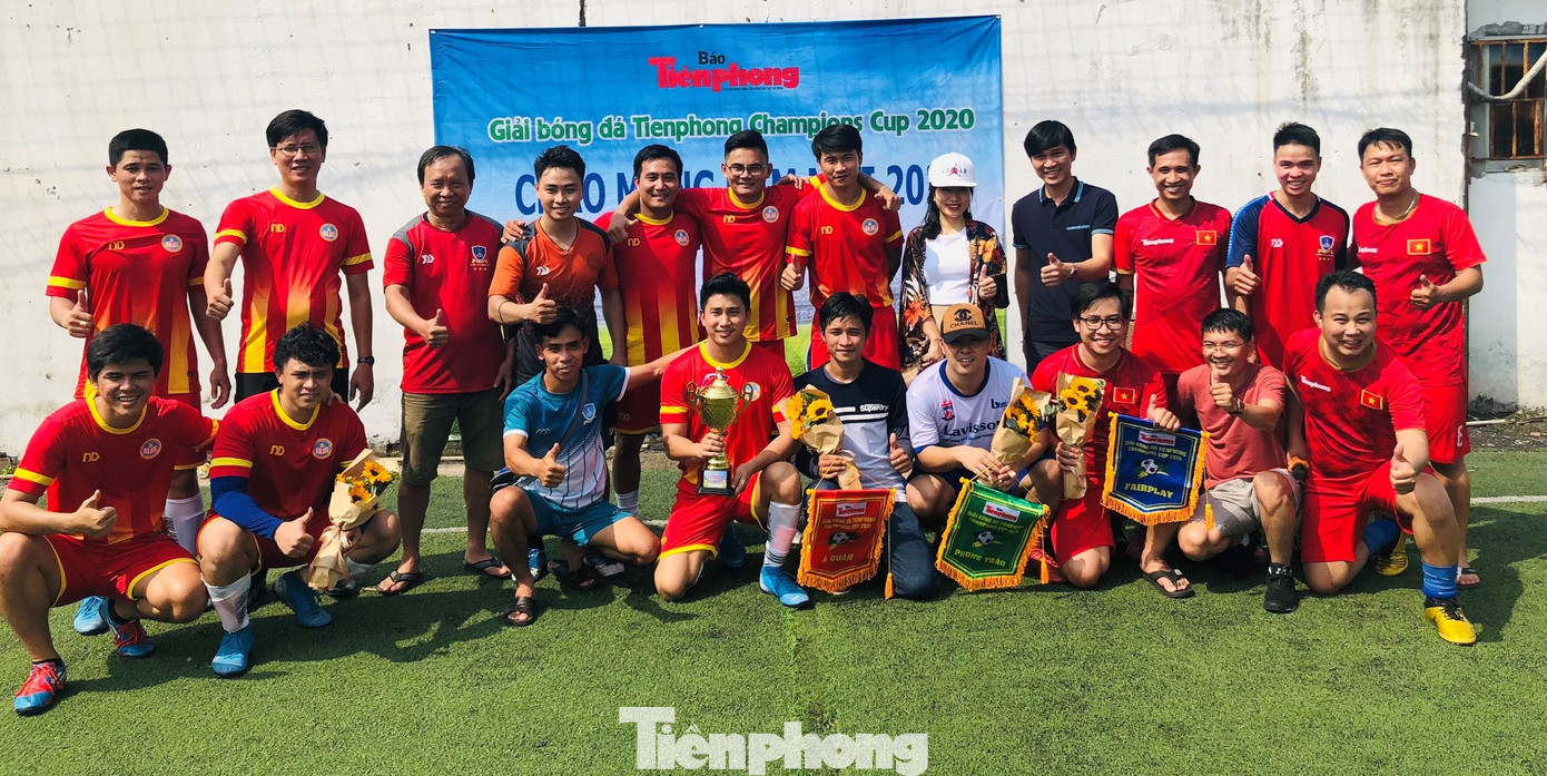 Đội bóng Trường THPT Thành Nhân vô địch giải Tiền Phong Champion Cup 2020 ảnh 7