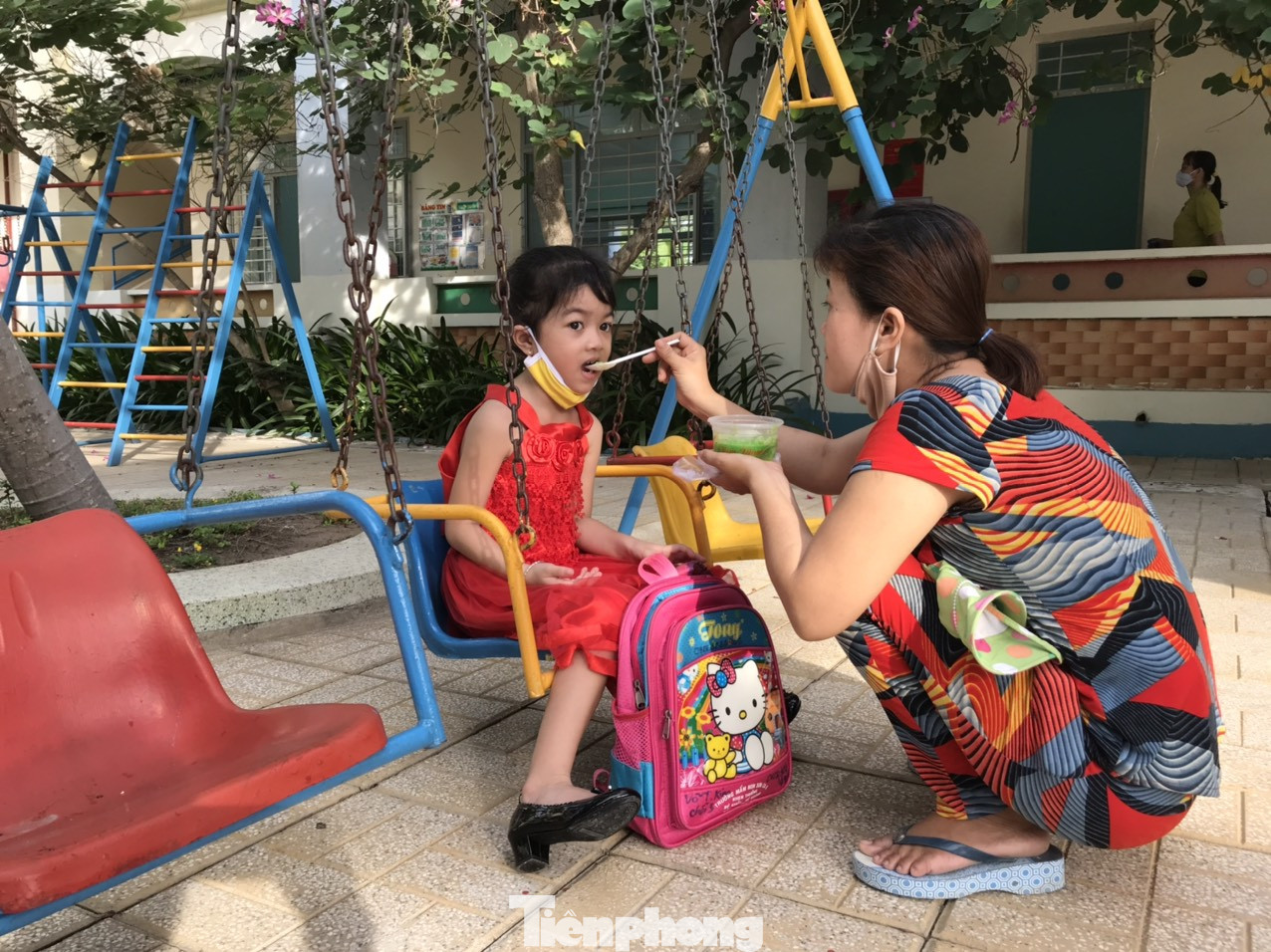 Trẻ mầm non TPHCM trở lại trường sau gần 4 tháng ở nhà vì COVID-19 ảnh 3