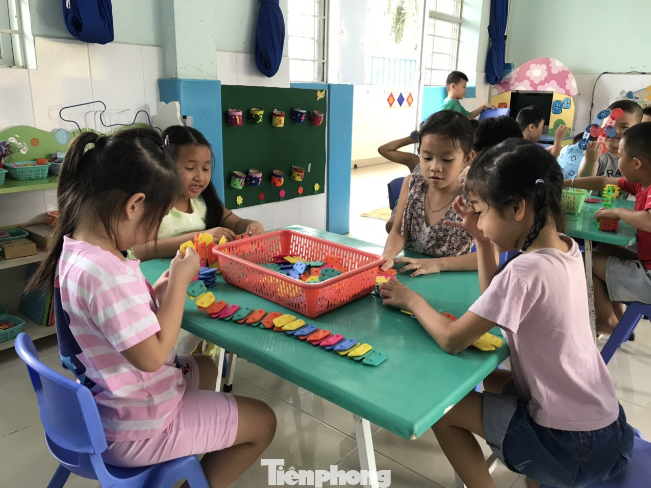 Trẻ mầm non TPHCM trở lại trường sau gần 4 tháng ở nhà vì COVID-19 ảnh 2