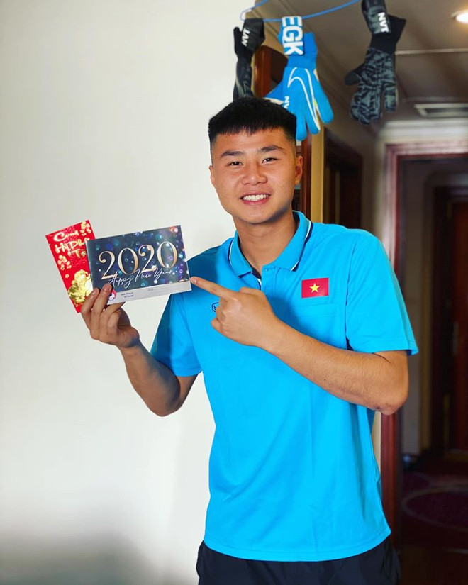 Đoàn Văn Hậu đón năm mới ở Berlin, Đức Chinh và U23 check-in Thái Lan ảnh 7