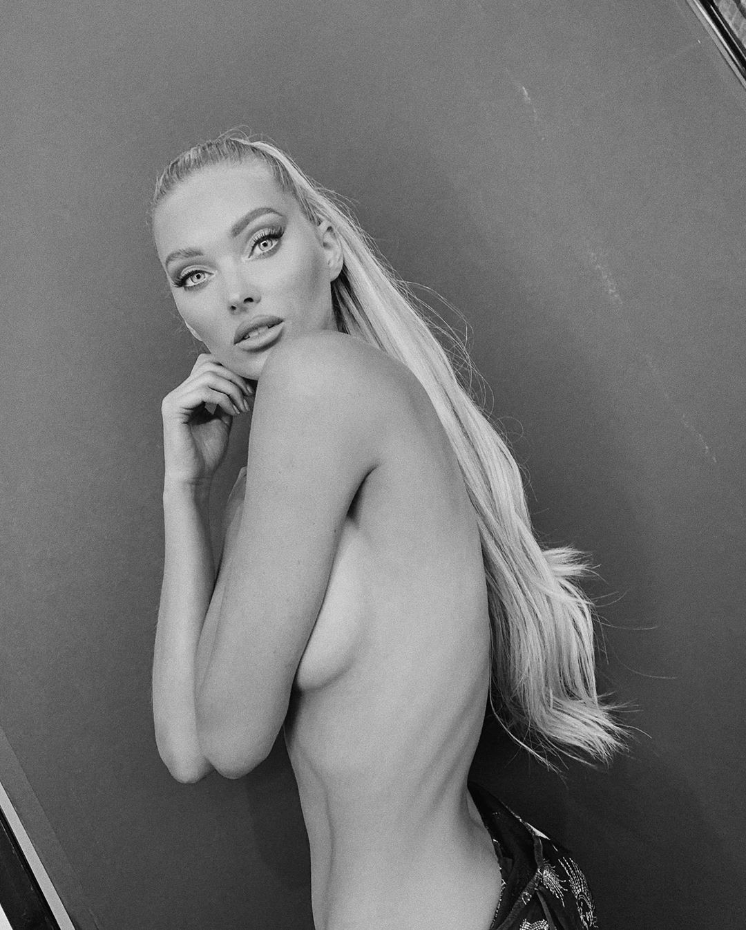 Những khoảnh khắc gợi cảm 'nhức mắt' của thiên thần nội y Elsa Hosk ảnh 2